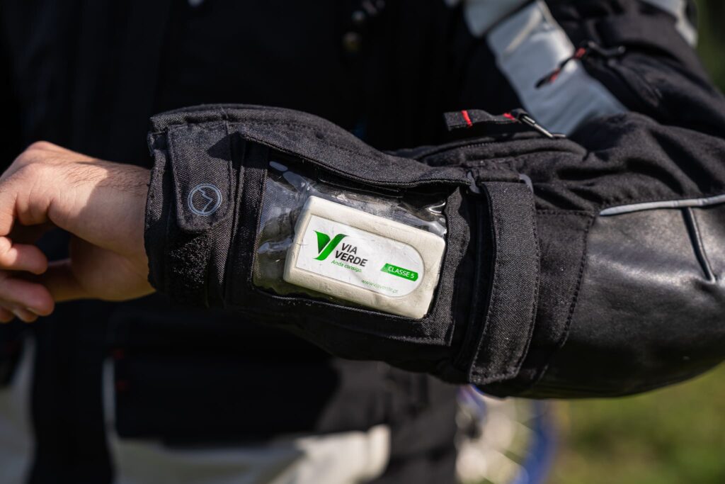 Bolsa via verde do casaco Dane Reykholt Bolsa via verde do casaco Dane Reykholt